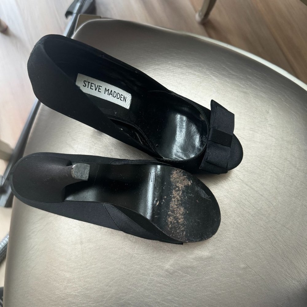Satin dress pumps w platform